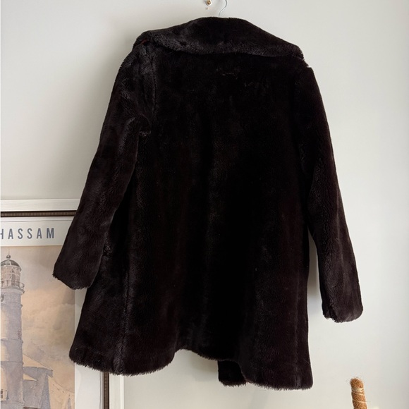 Women’s Faux Fur Coat - Picture 2 of 2